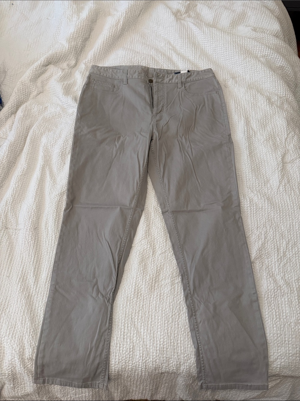 Vineyard Vines Men's Slim Straight Chinos in Light Gray